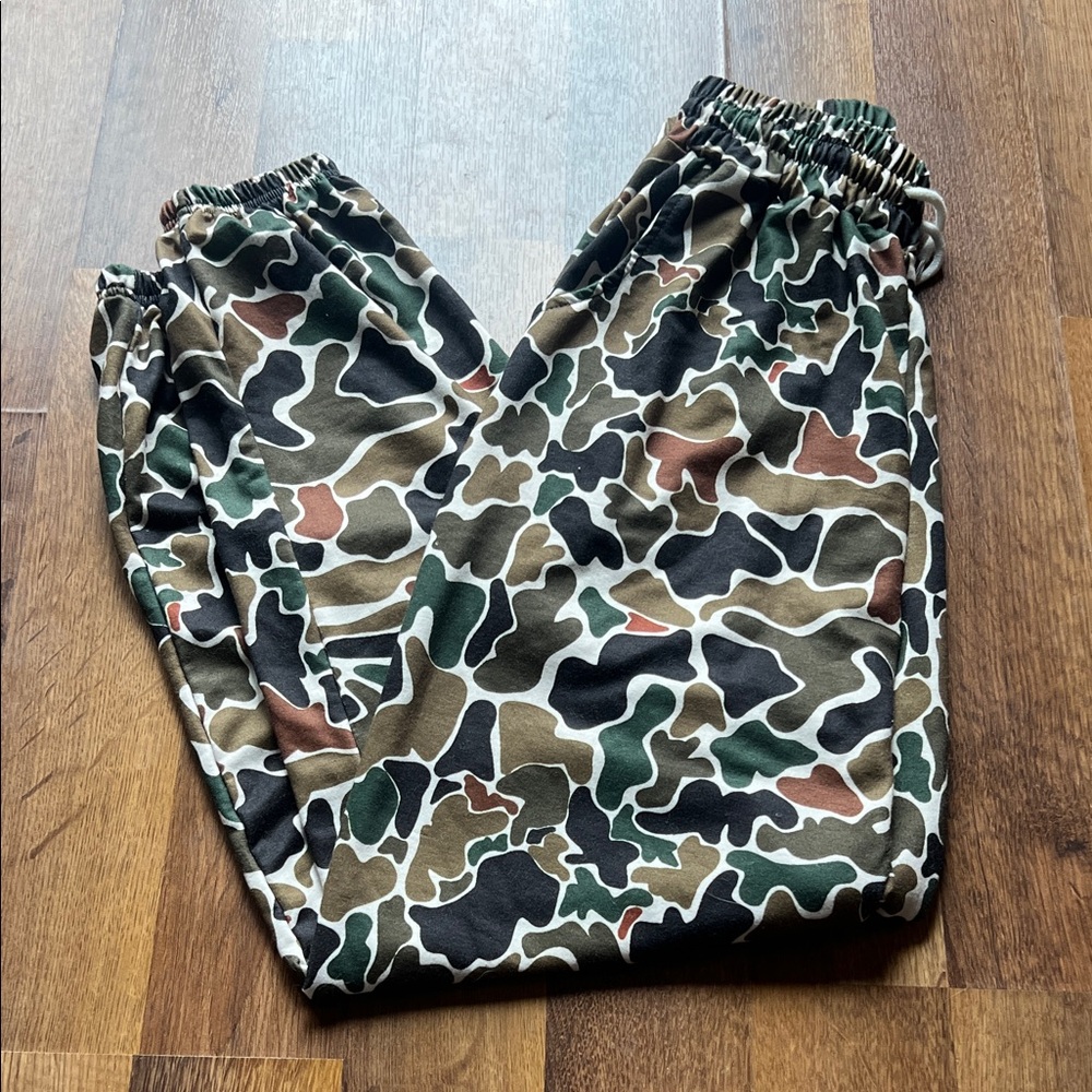 Duck camo woman’s joggers